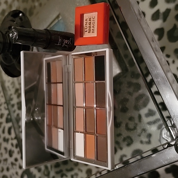 More items added!!! ***Price drop*** Skincare and makeup bundle 💋💅 - Picture 16 of 16